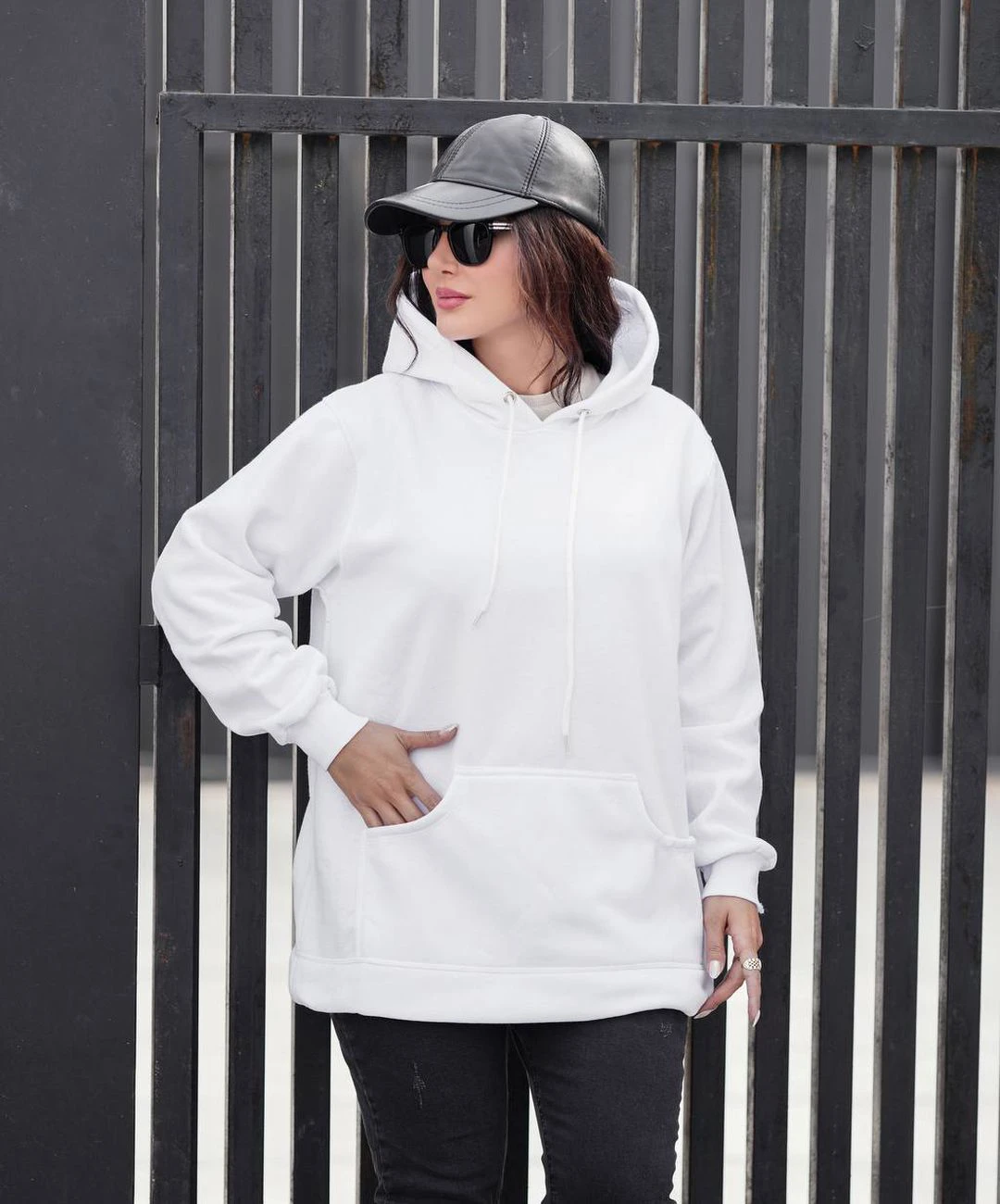 هودی کلاهدار سفید مدل هلن